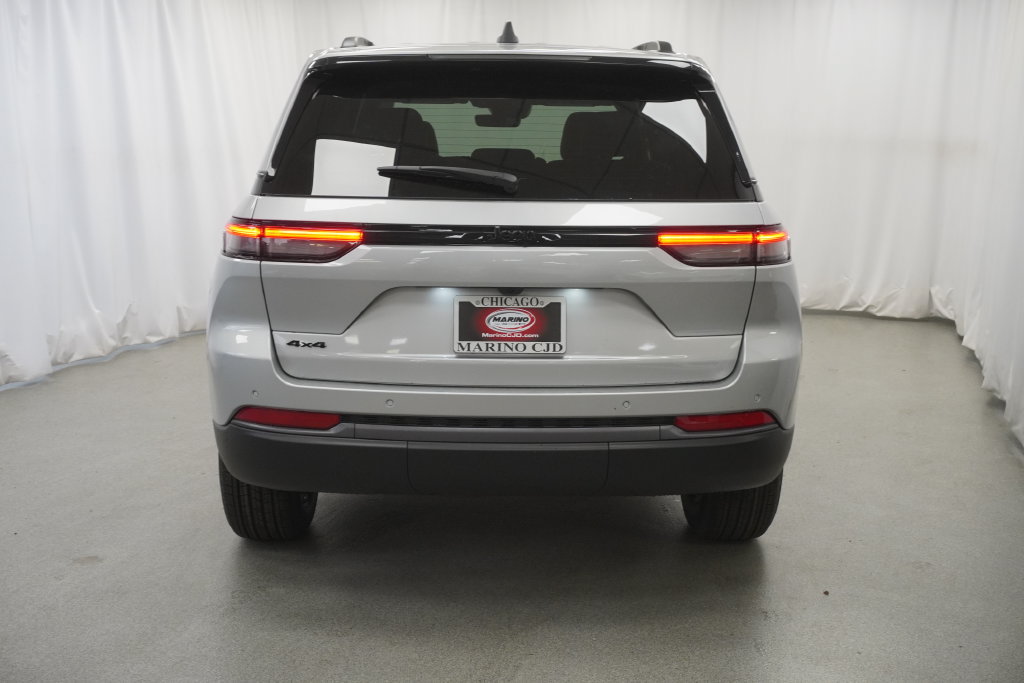 New 2026 Jeep Grand Cherokee Altitude AWD/4WD image 10