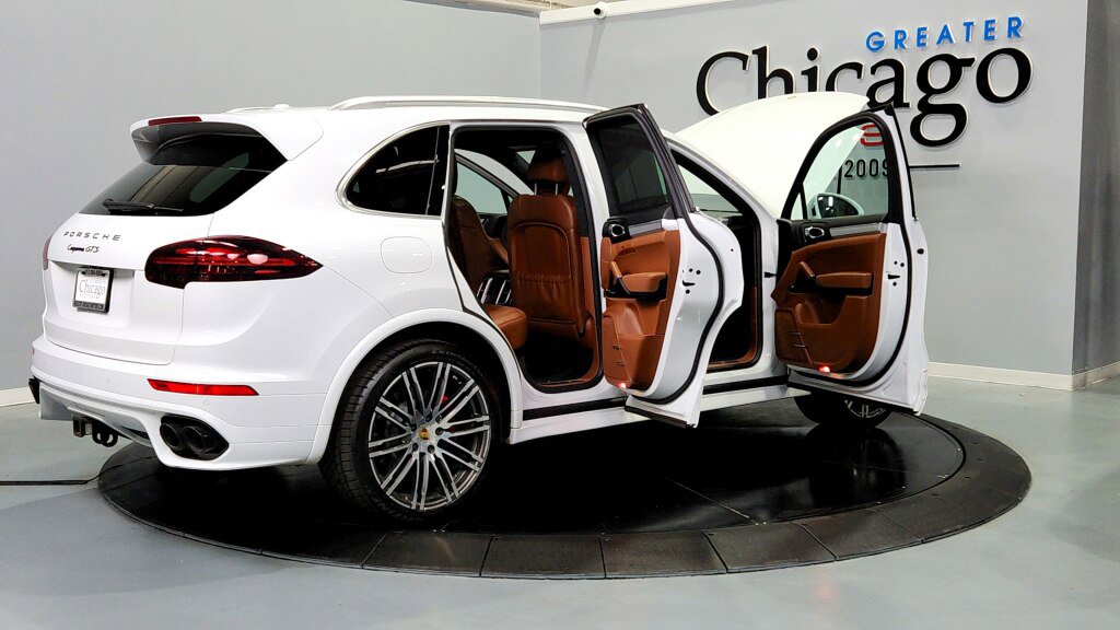 Used 2017 Porsche Cayenne GTS image 12