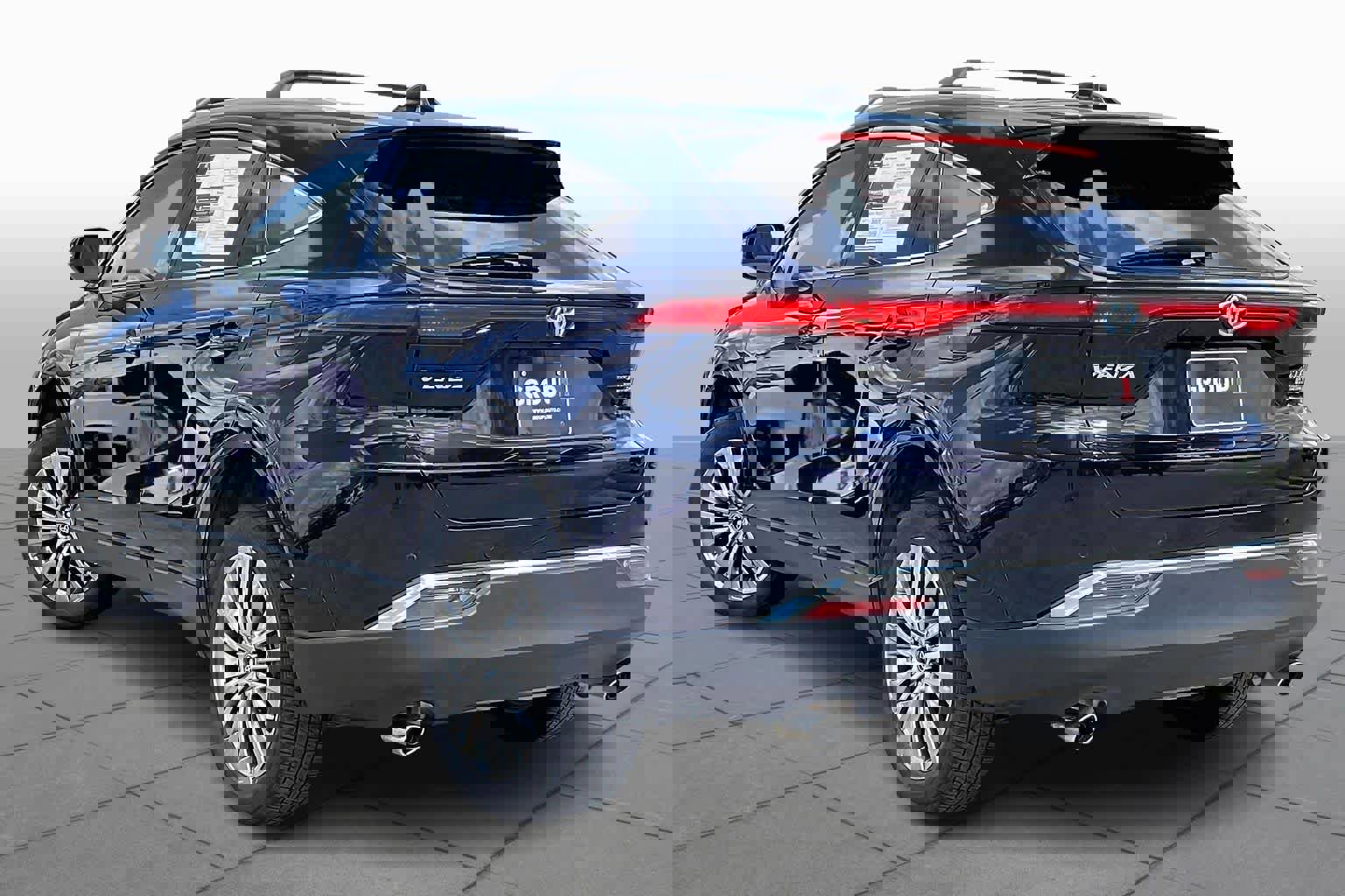 Used 2022 Toyota Venza XLE image 11