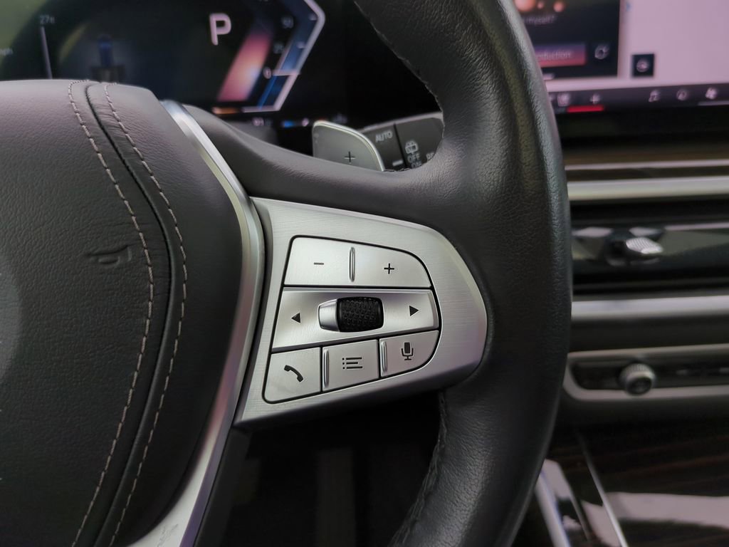 Used 2025 BMW X7 xDrive40i AWD/4WD image 22