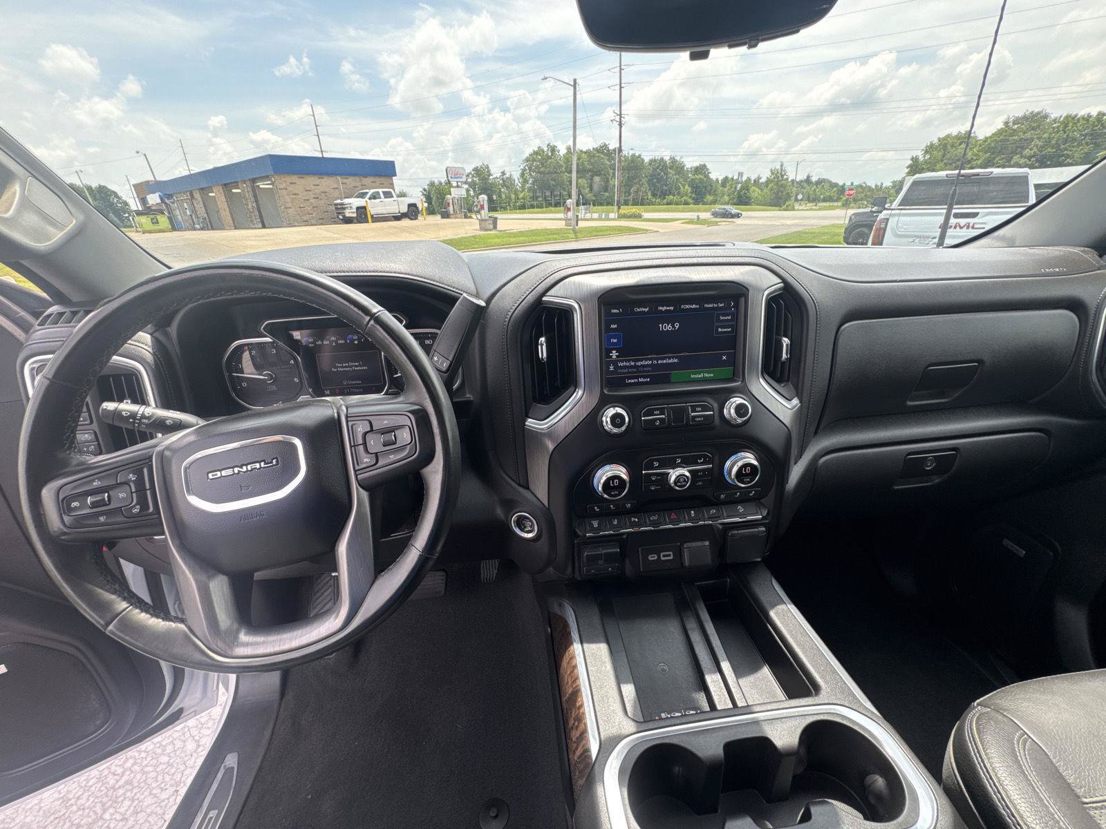 Used 2023 GMC Sierra 3500 Denali w/ Denali Ultimate Package AWD/4WD image 19