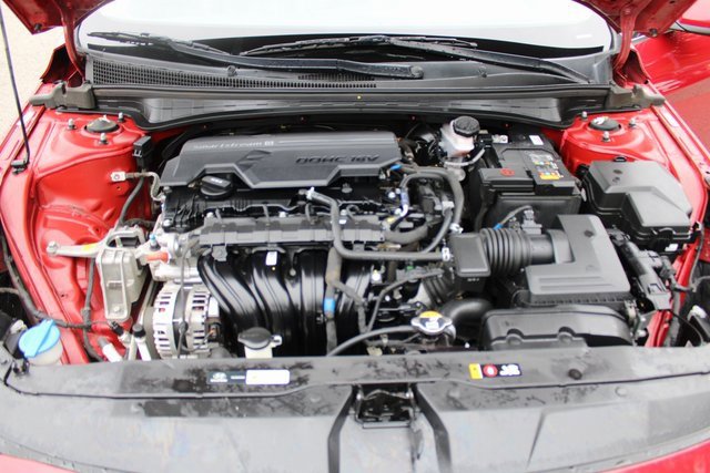 Used 2022 Hyundai Elantra Limited image 25