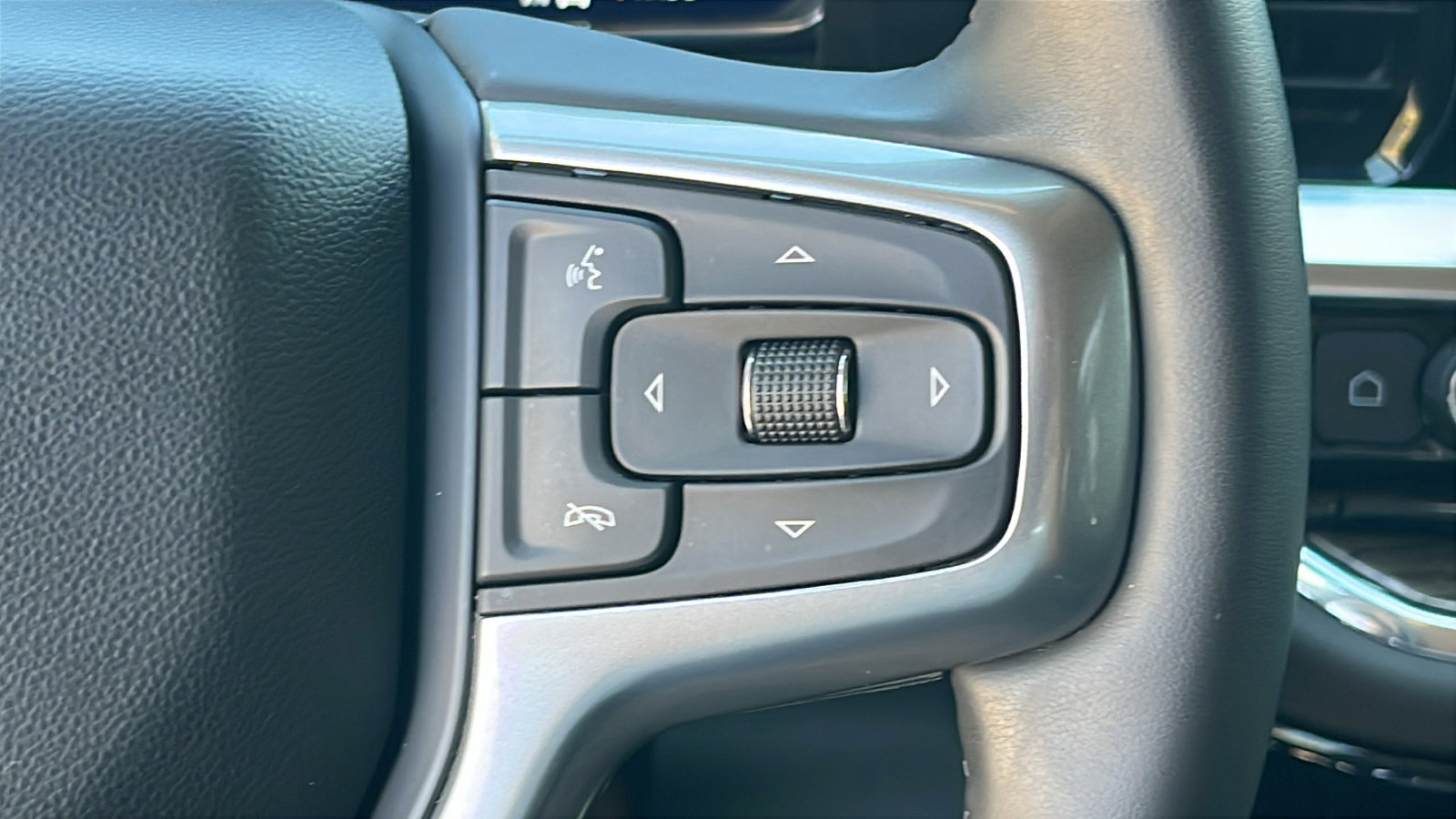 Used 2024 Chevrolet Silverado 1500 LT Trail Boss w/ LPO, Dark Essentials Package image 18