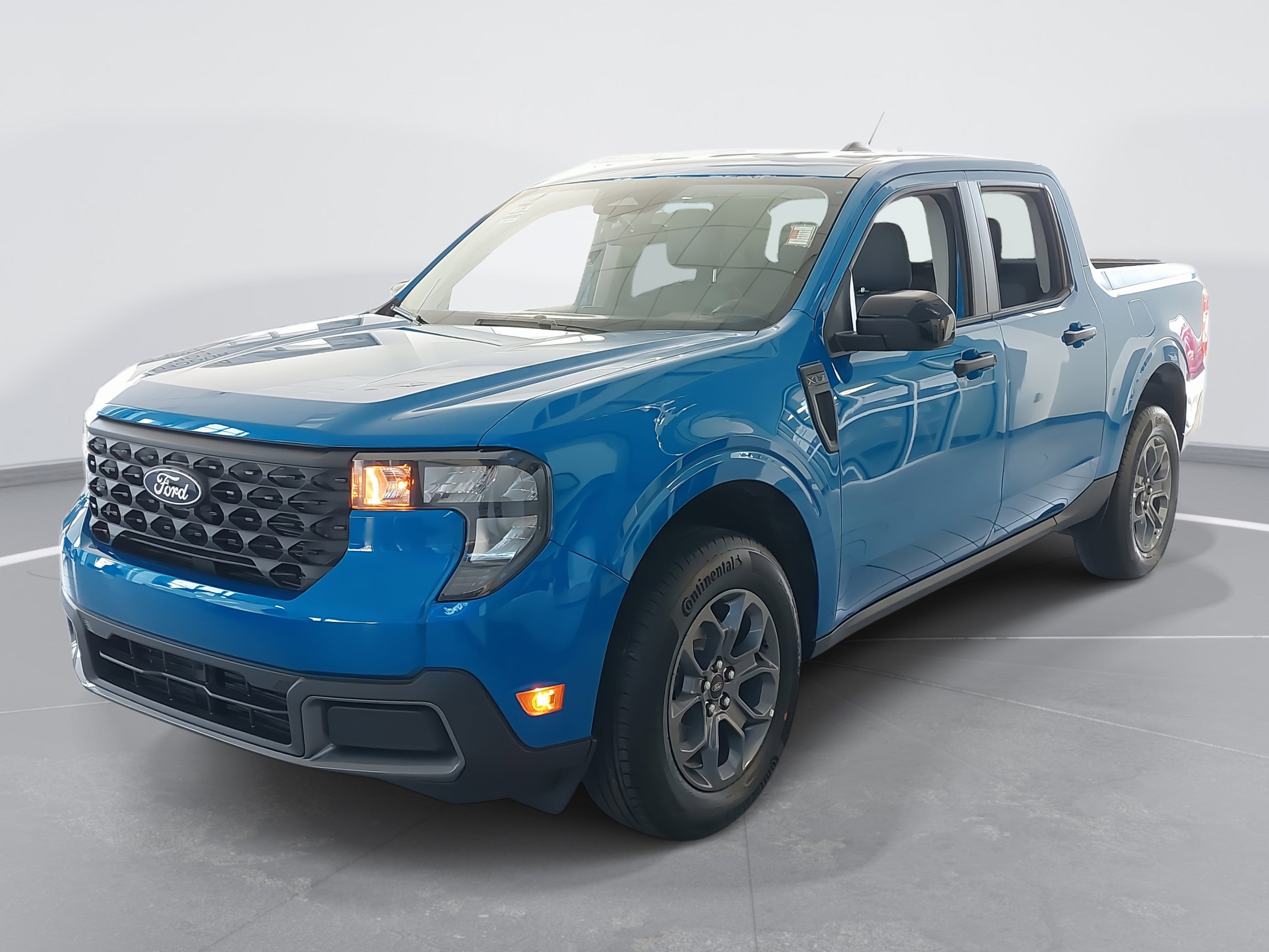 New 2025 Ford Maverick XLT w/ XLT Luxury Package