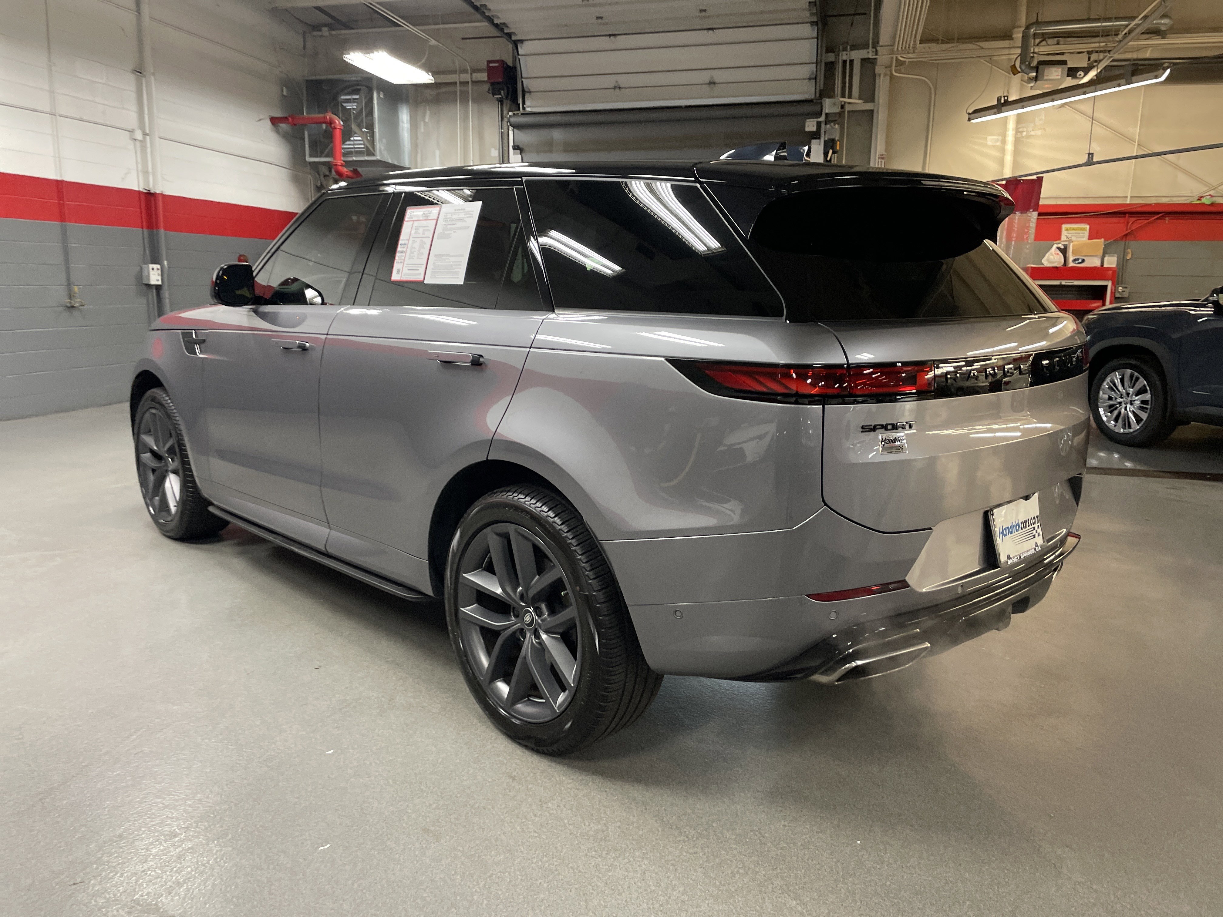 Used 2024 Land Rover Range Rover Sport Dynamic SE image 8