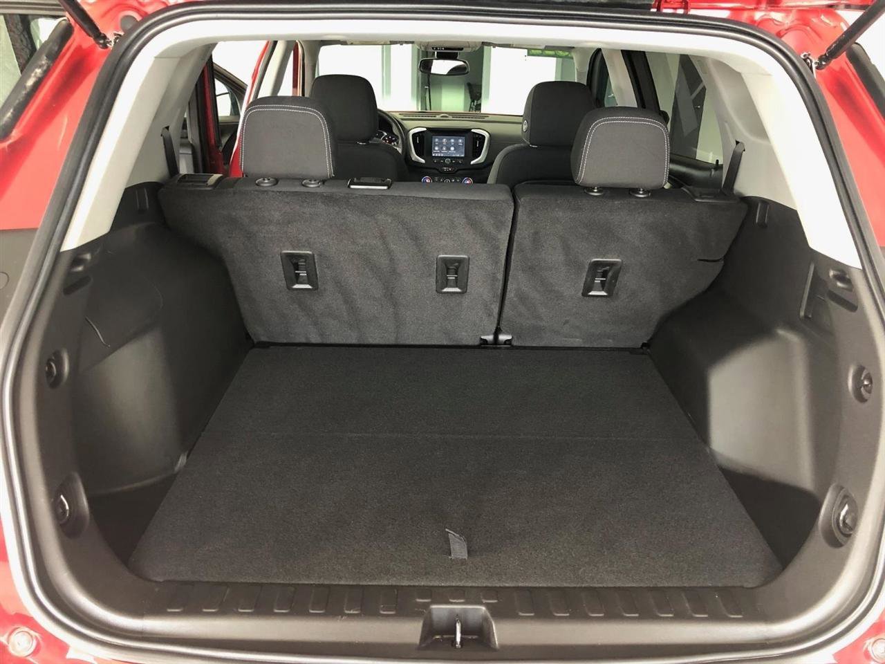 Used 2022 GMC Terrain SLE w/ Driver Convenience Package image 10