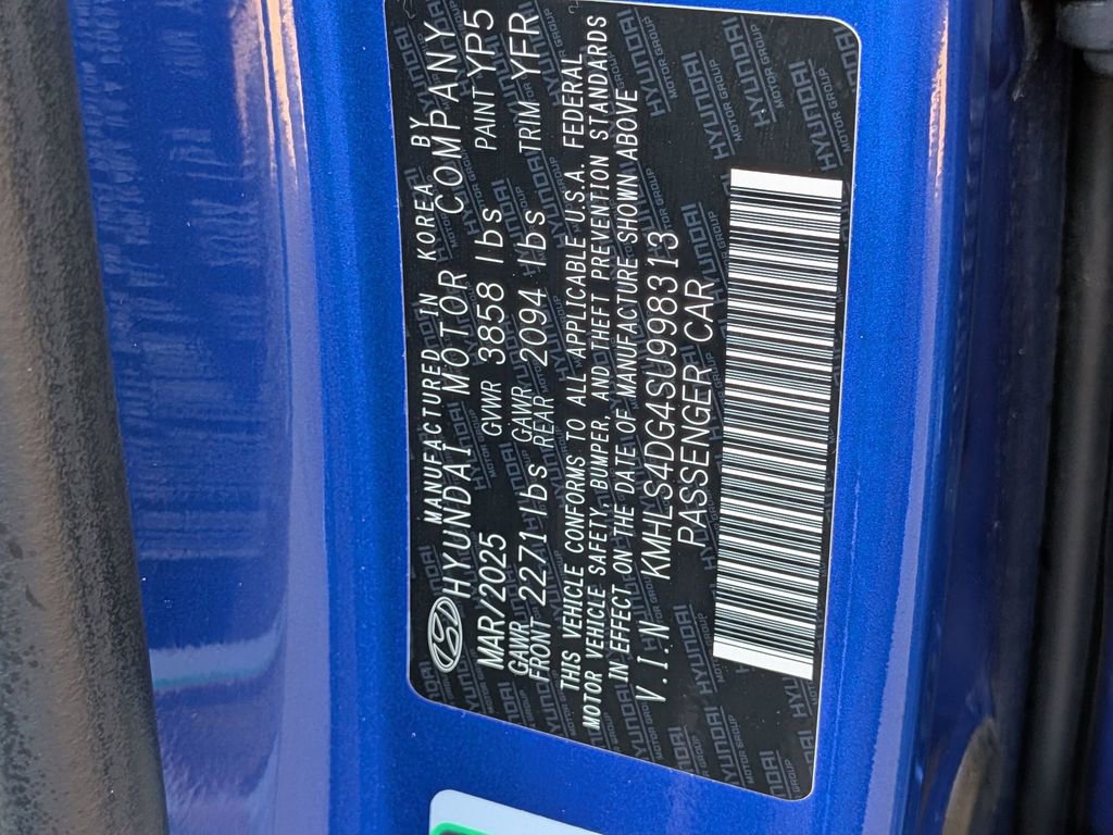 Used 2025 Hyundai Elantra SEL image 35