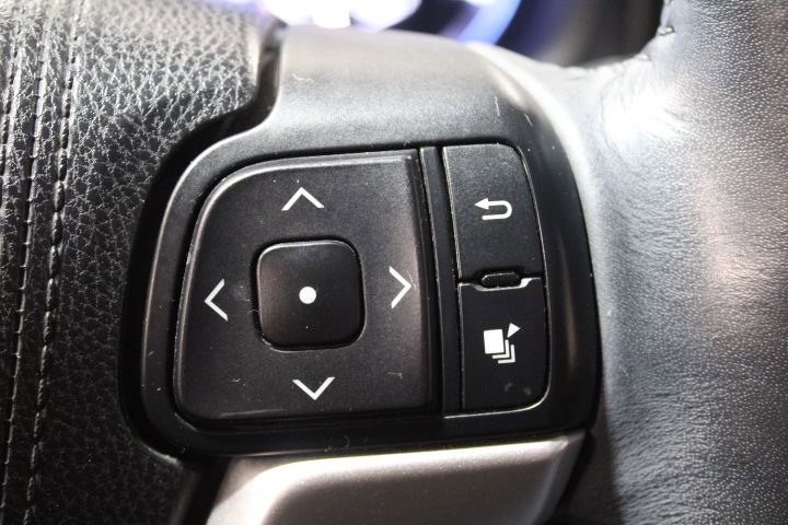 Used 2015 Toyota Highlander XLE image 38