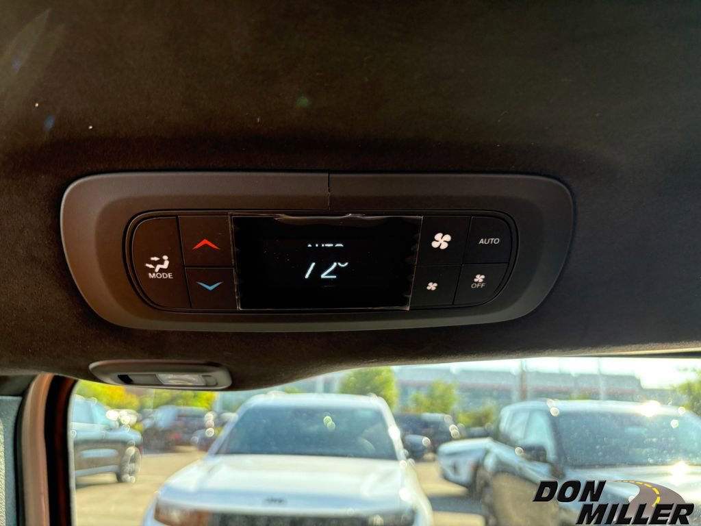 New 2026 Chrysler Pacifica Pinnacle w/ Trailer Tow Group image 29