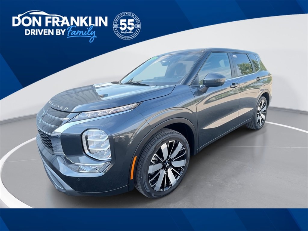 New 2025 Mitsubishi Outlander SE