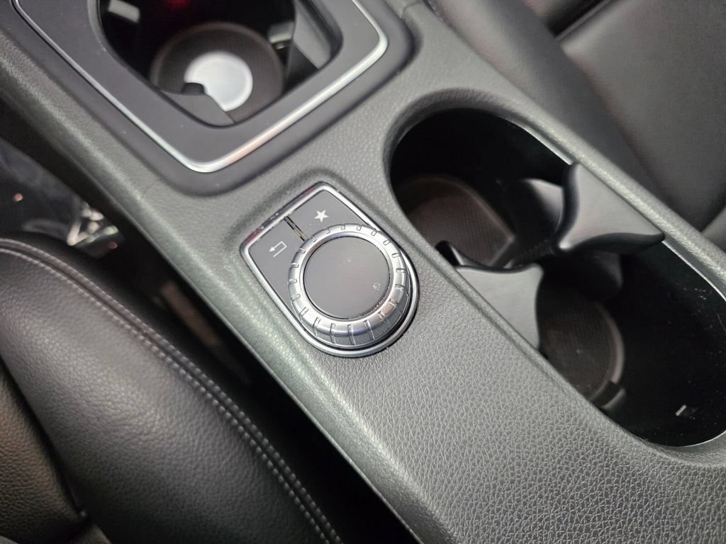Used 2020 Mercedes-Benz GLA 250 4MATIC image 21