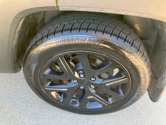 Used 2017 Jeep Renegade Altitude AWD/4WD image 24