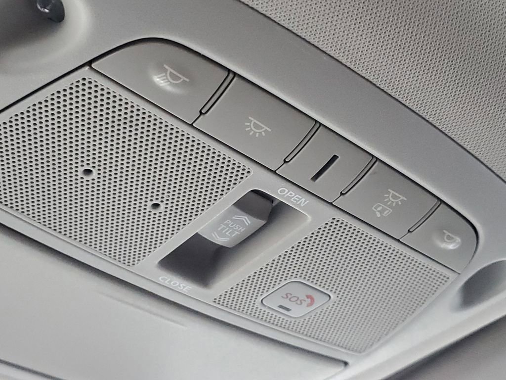 Used 2017 Nissan Murano S image 25