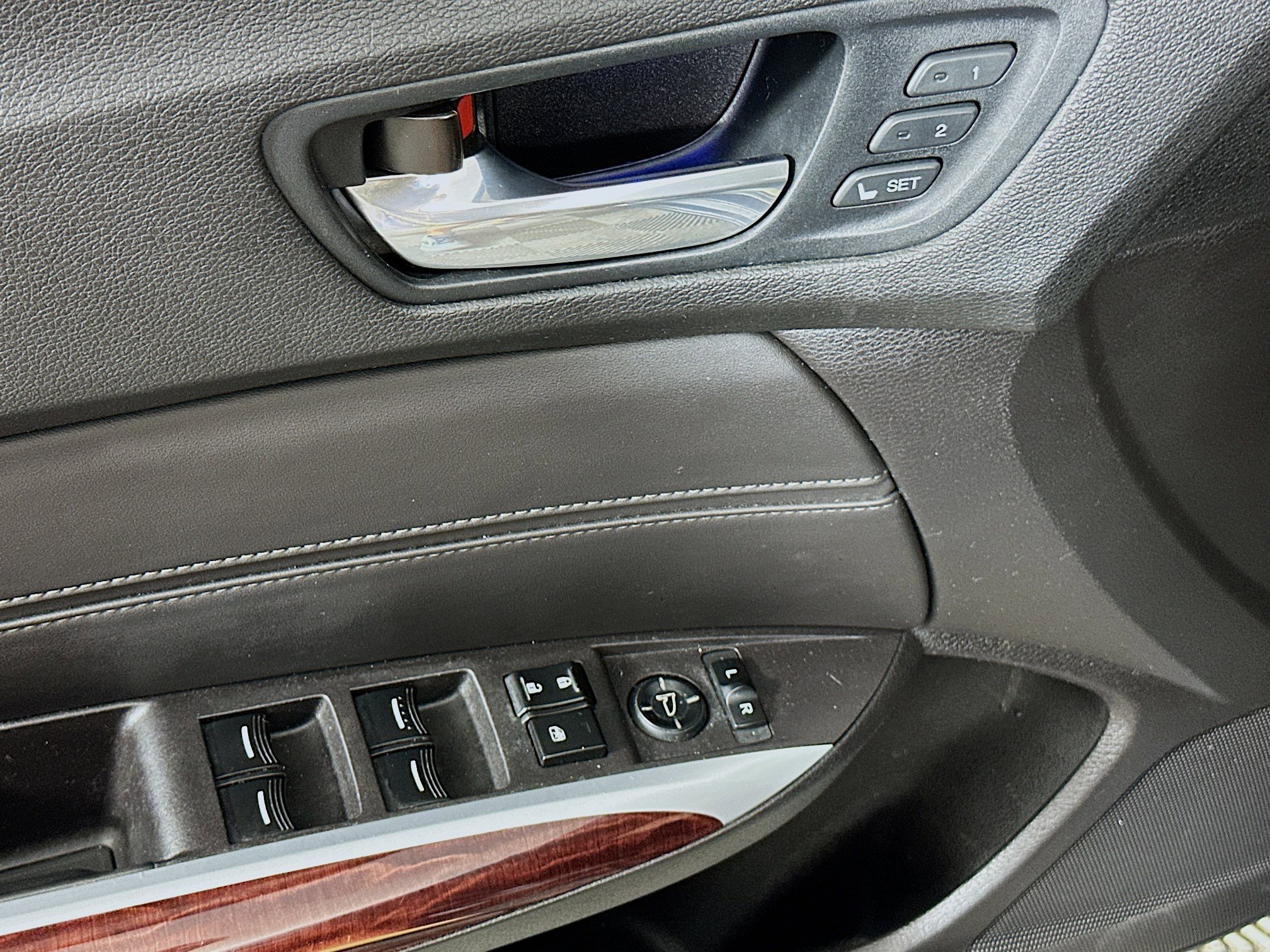 Used 2016 Acura TLX V6 image 15