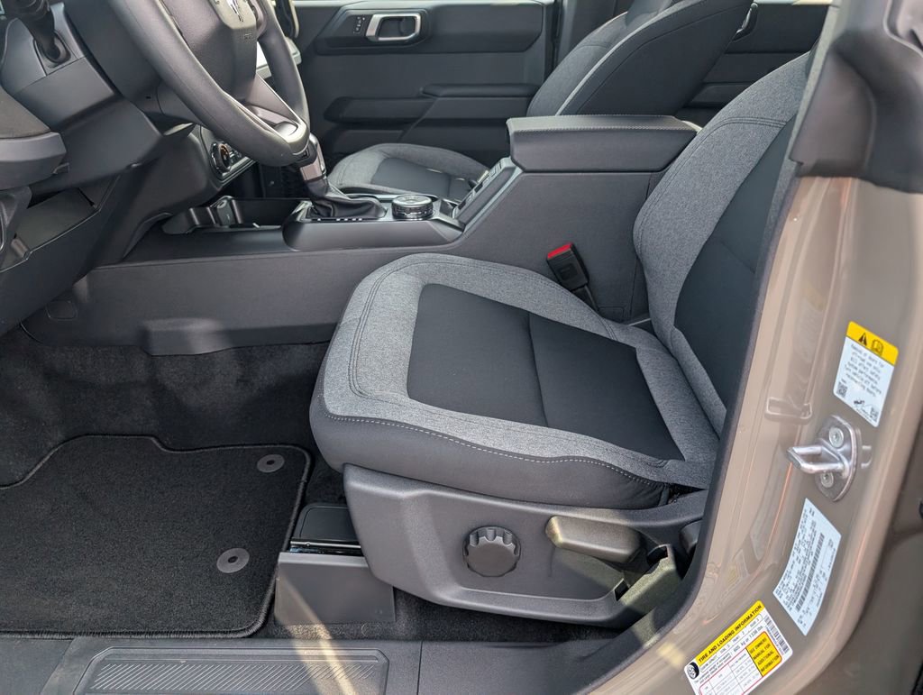 New 2025 Ford Bronco 4-Door image 9