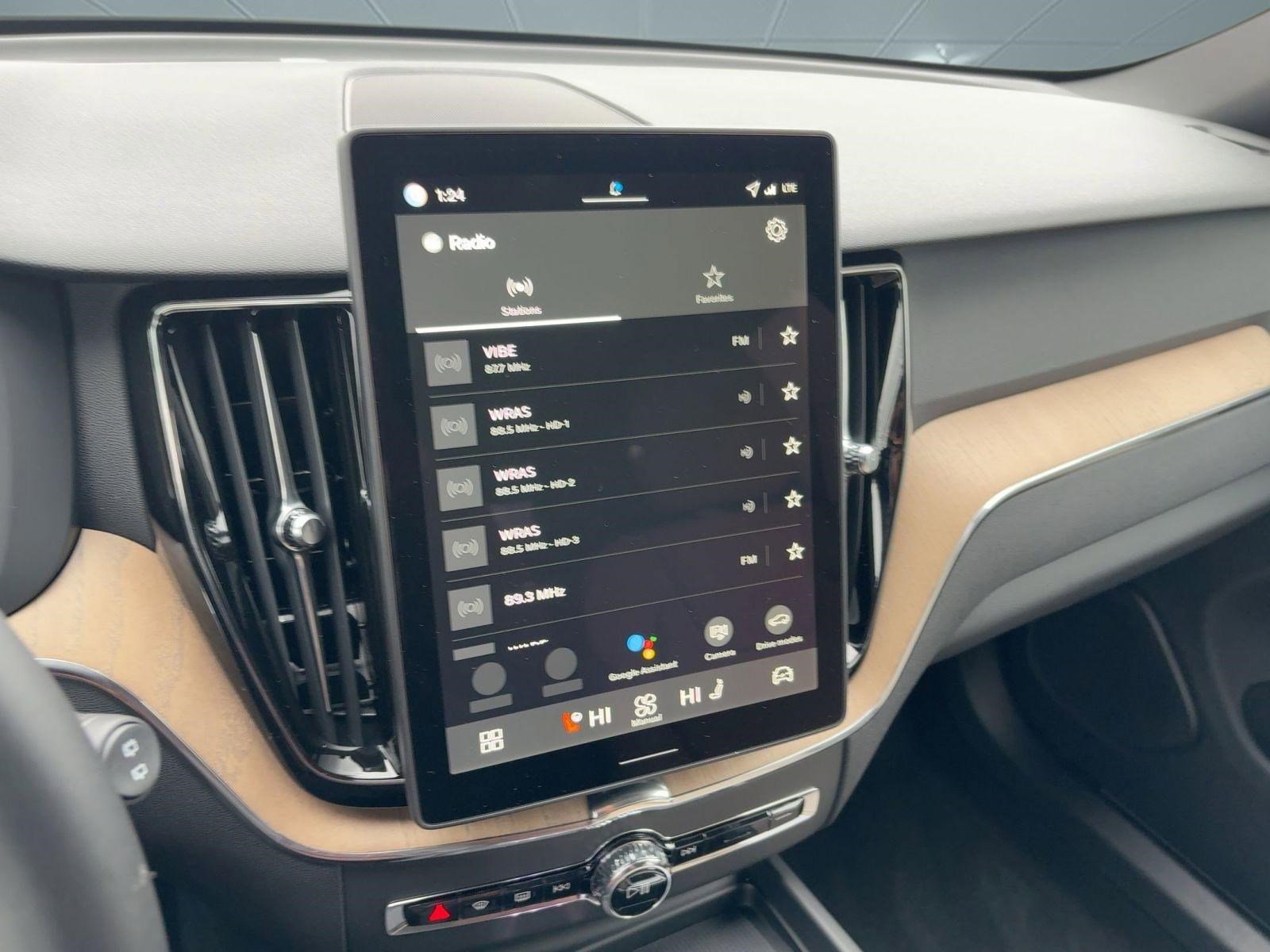 New 2026 Volvo XC60 B5 Plus w/ Climate Package image 22