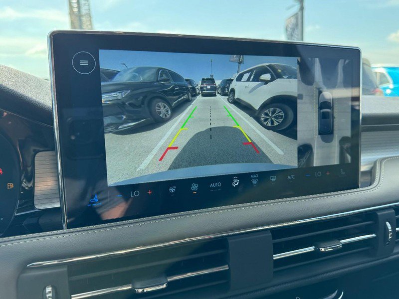 Used 2025 Lincoln Corsair Reserve w/ Rear Removable Package Tray image 24