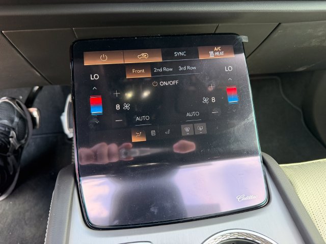 New 2027 Cadillac Vistiq Luxury AWD/4WD image 14