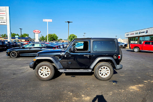 Used 2023 Jeep Wrangler Sport AWD/4WD image 4