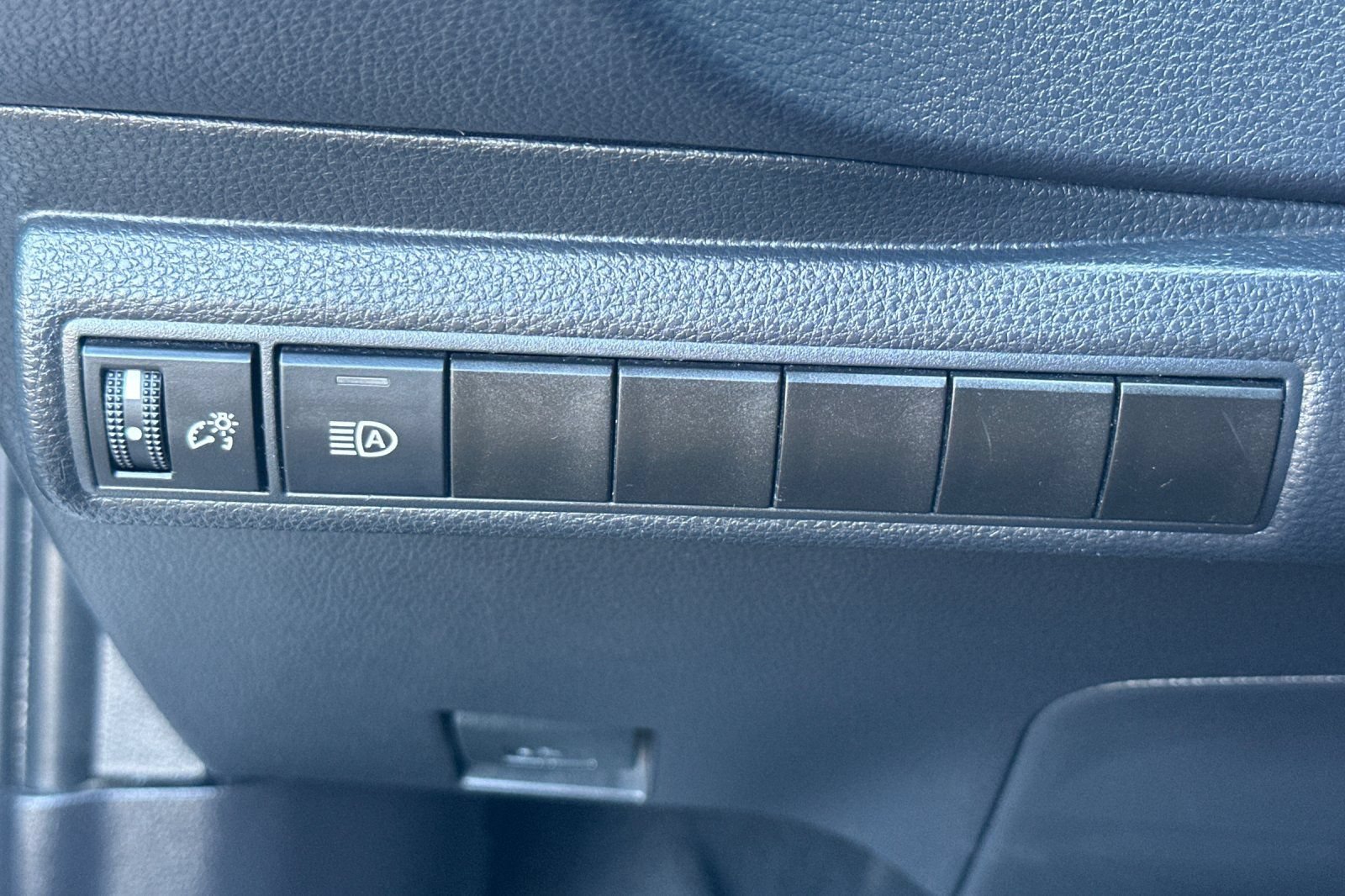 Used 2024 Toyota Corolla LE FWD image 40