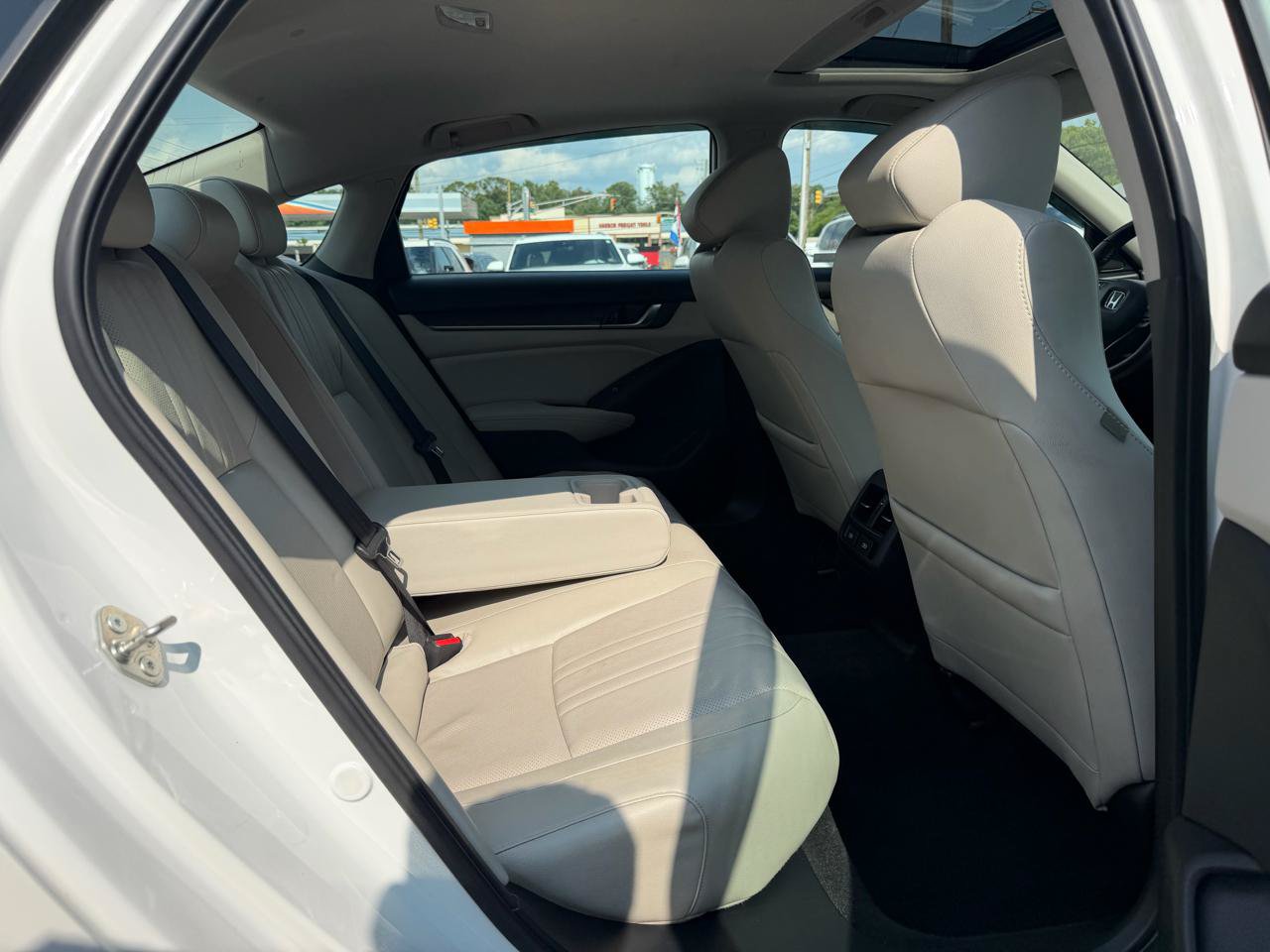 Used 2018 Honda Accord Touring image 26
