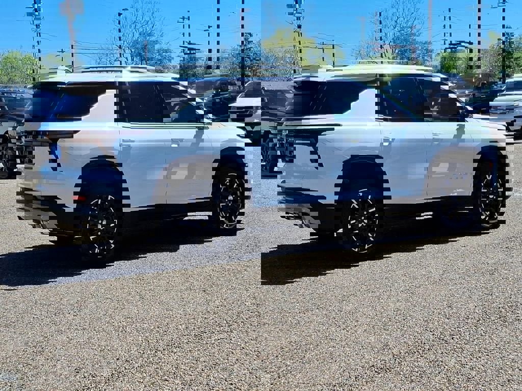 New 2026 Chevrolet Traverse LT w/ Sun and Wheel Package image 4