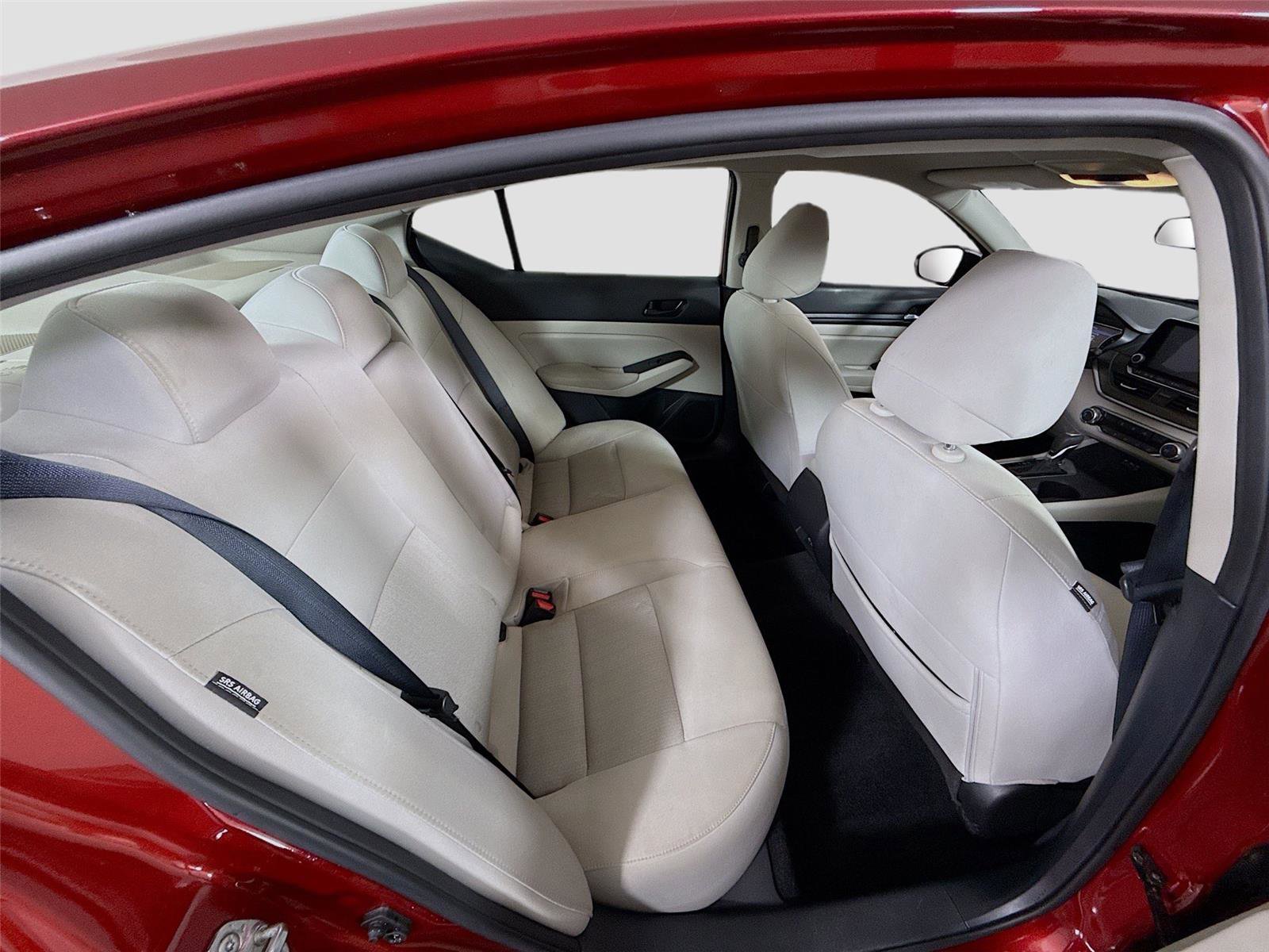 Used 2025 Nissan Altima 2.5 SV FWD image 17