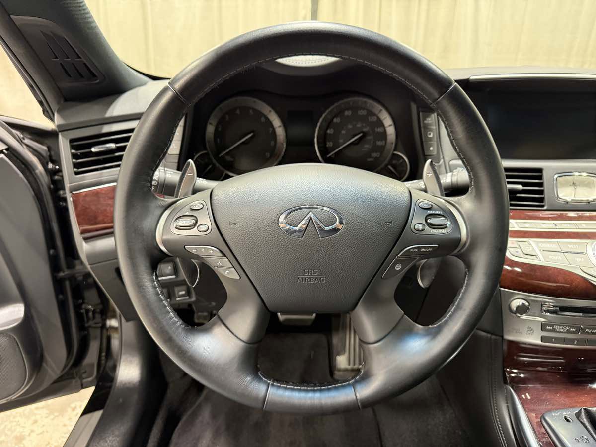 Used 2016 INFINITI Q70 3.7 w/ Technology Package AWD/4WD image 11