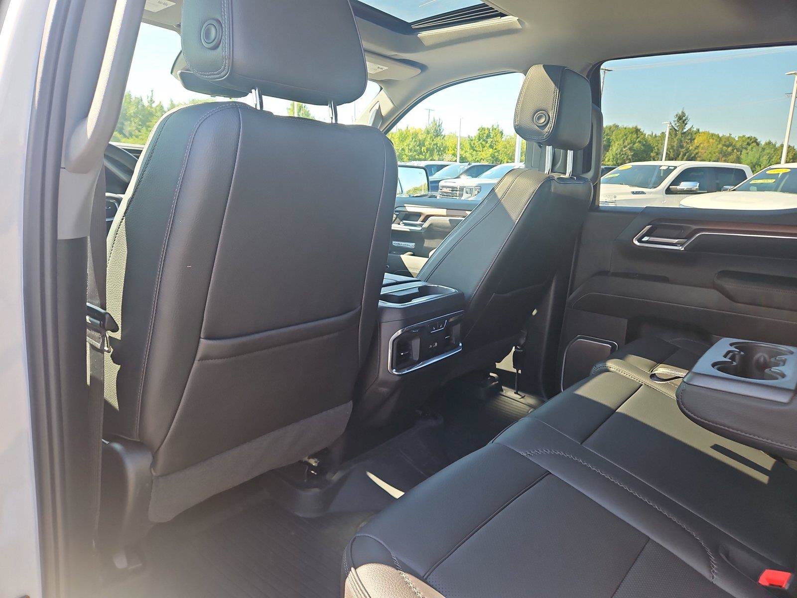 Used 2024 GMC Sierra 1500 Denali w/ Technology Package AWD/4WD image 13
