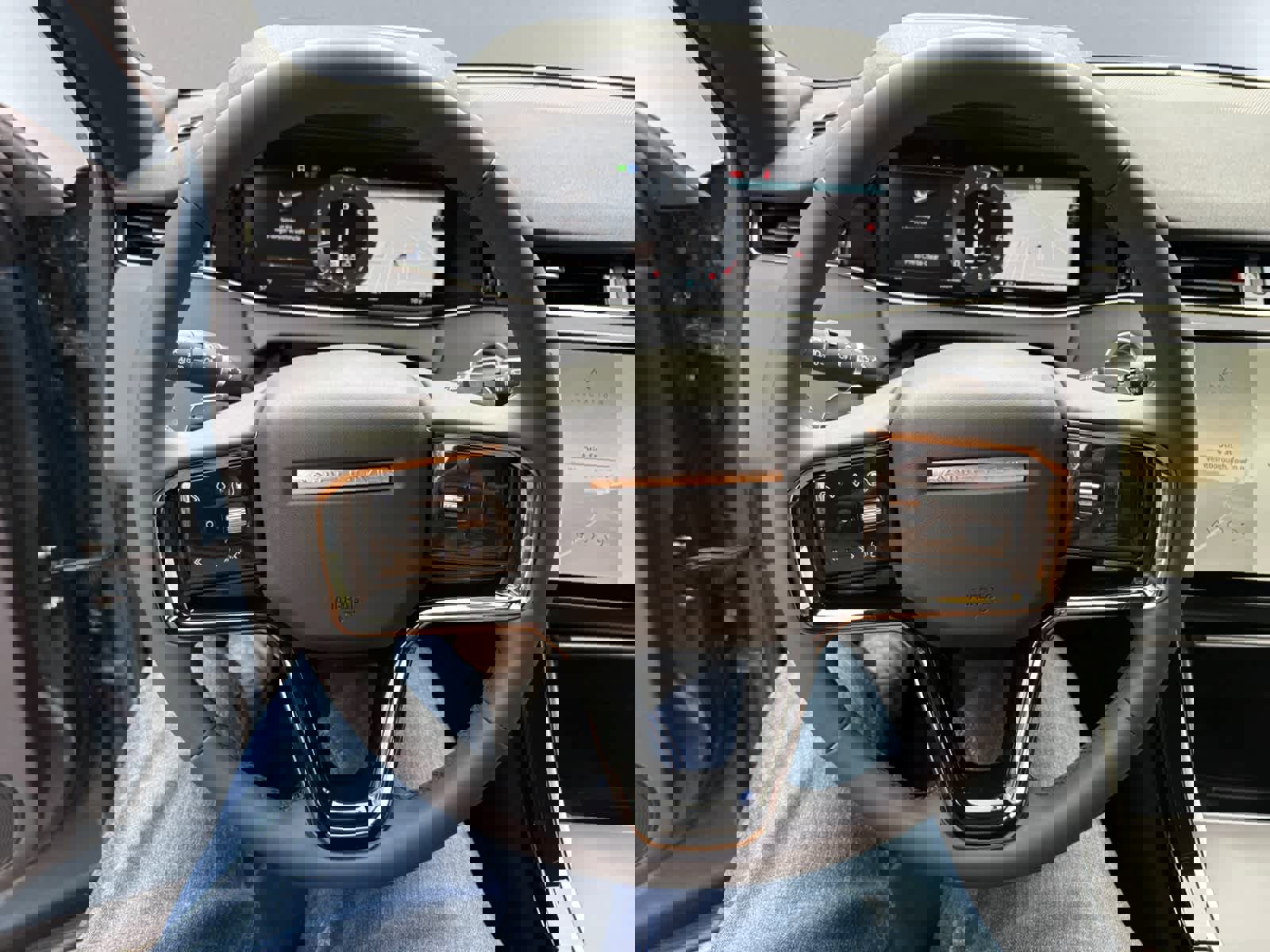 Used 2026 Land Rover Range Rover Evoque S image 17