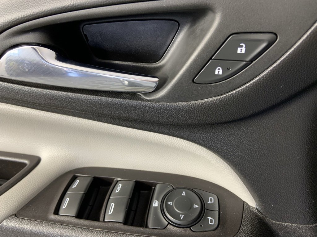 Used 2021 Chevrolet Equinox LS w/ LS Convenience Package image 19