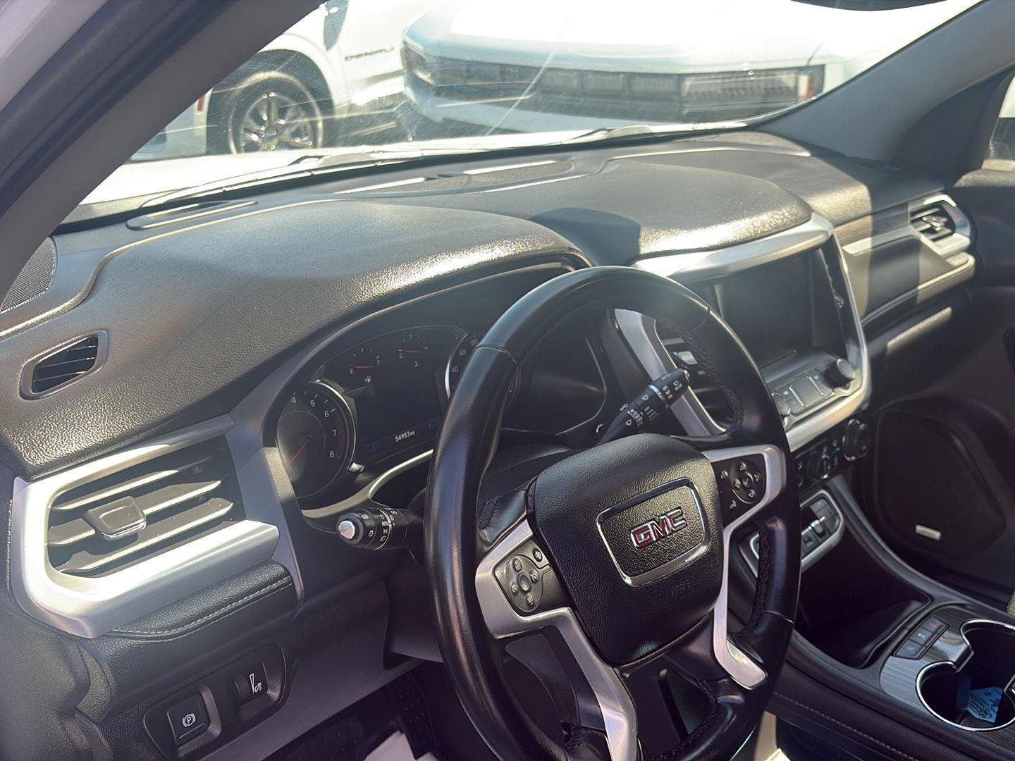 Used 2023 GMC Acadia SLT AWD/4WD image 15