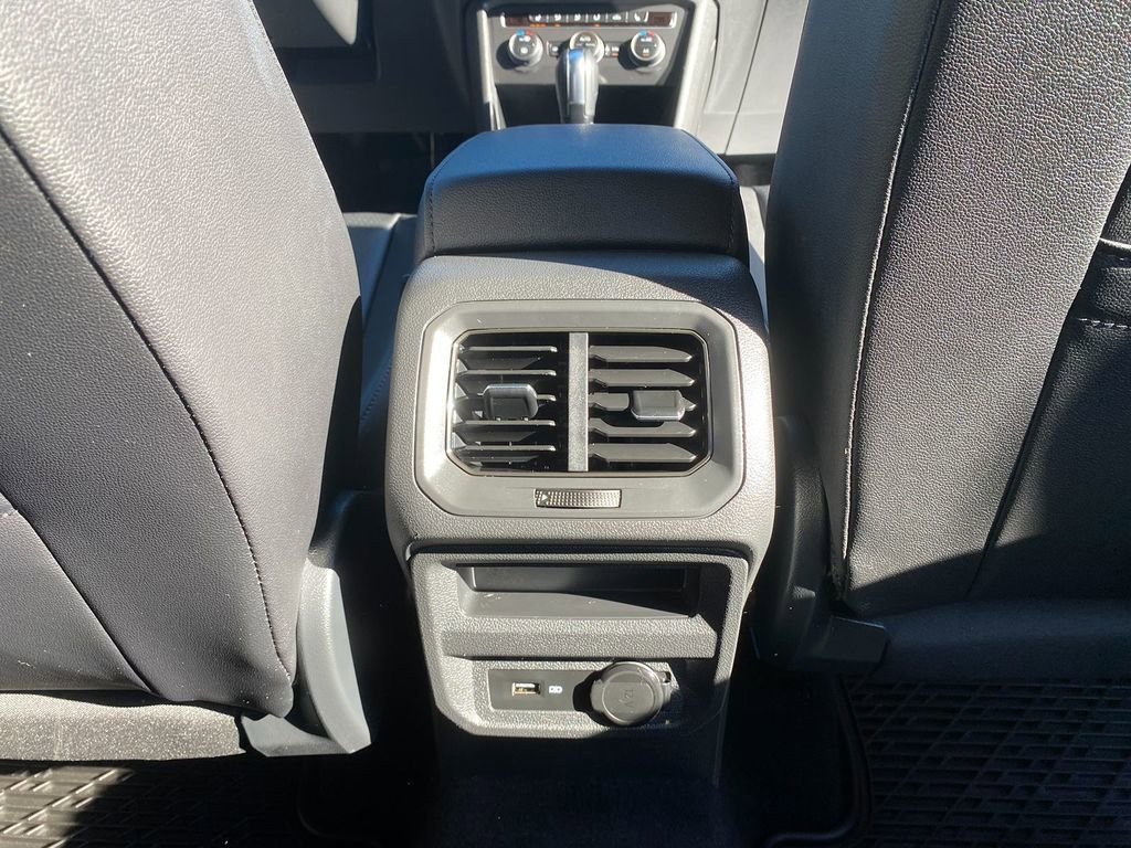 Used 2020 Volkswagen Tiguan SE R-Line image 27