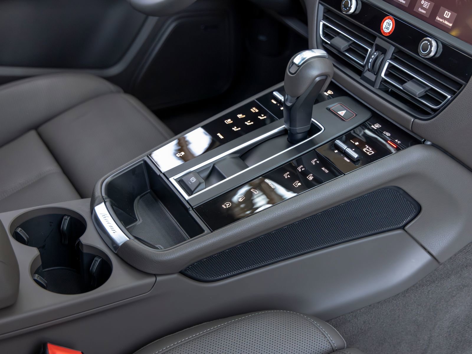 Certified 2026 Porsche Macan image 56