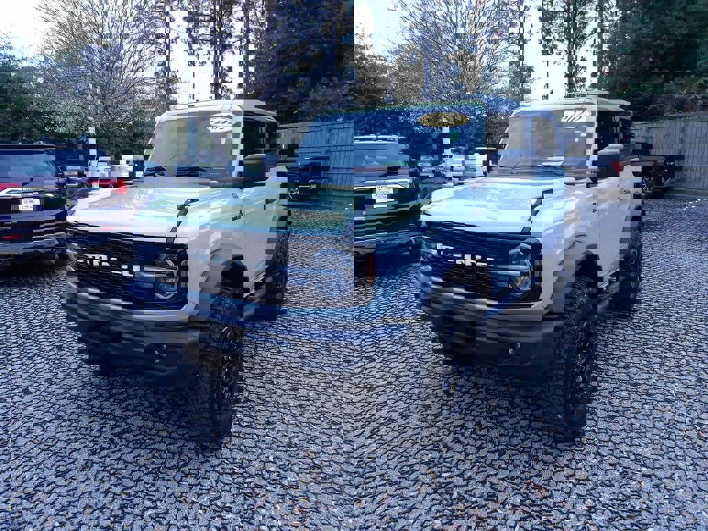 Used 2022 Ford Bronco Wildtrak image 3