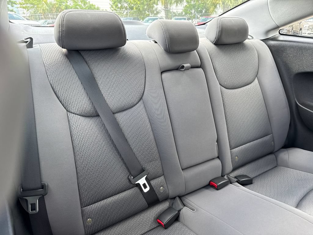 Used 2013 Hyundai Elantra FWD image 24