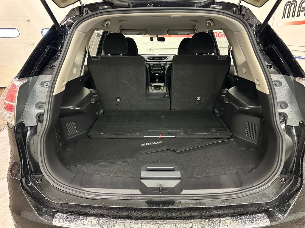 Used 2016 Nissan Rogue S AWD/4WD image 16