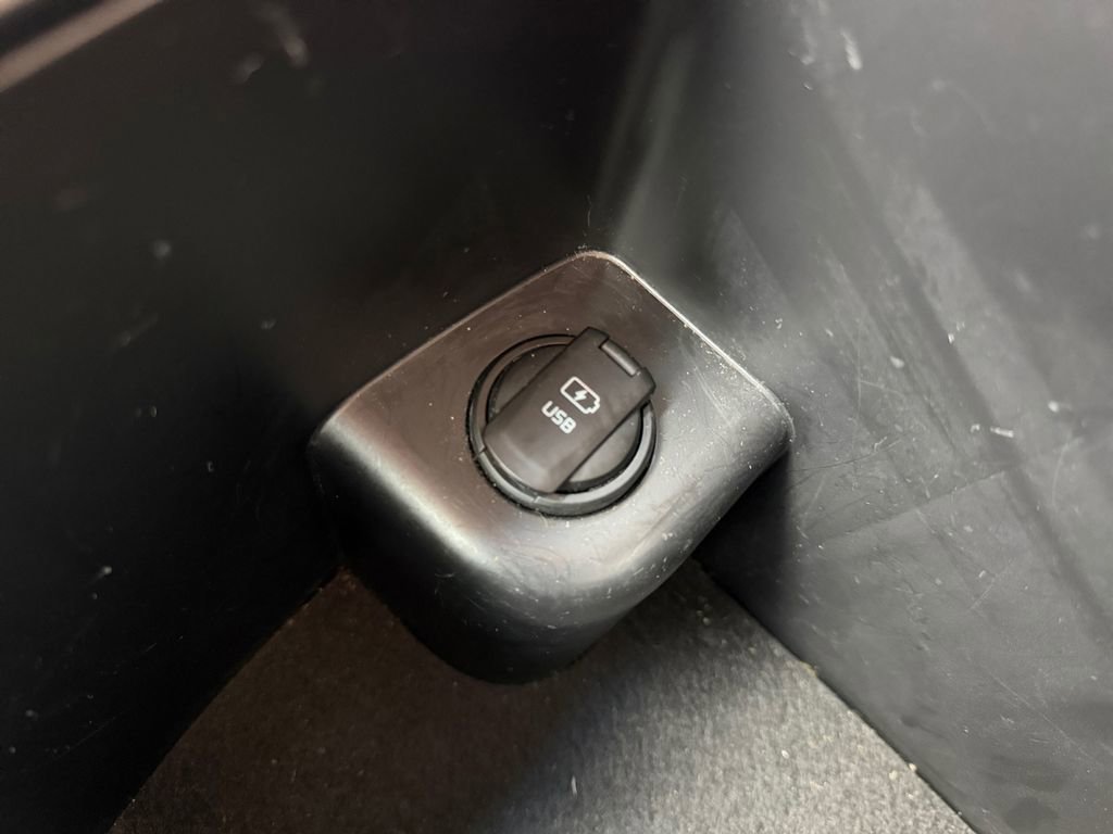 Used 2019 Kia Sorento LX image 29