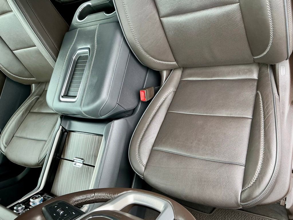 Used 2022 GMC Yukon XL Denali AWD/4WD image 42