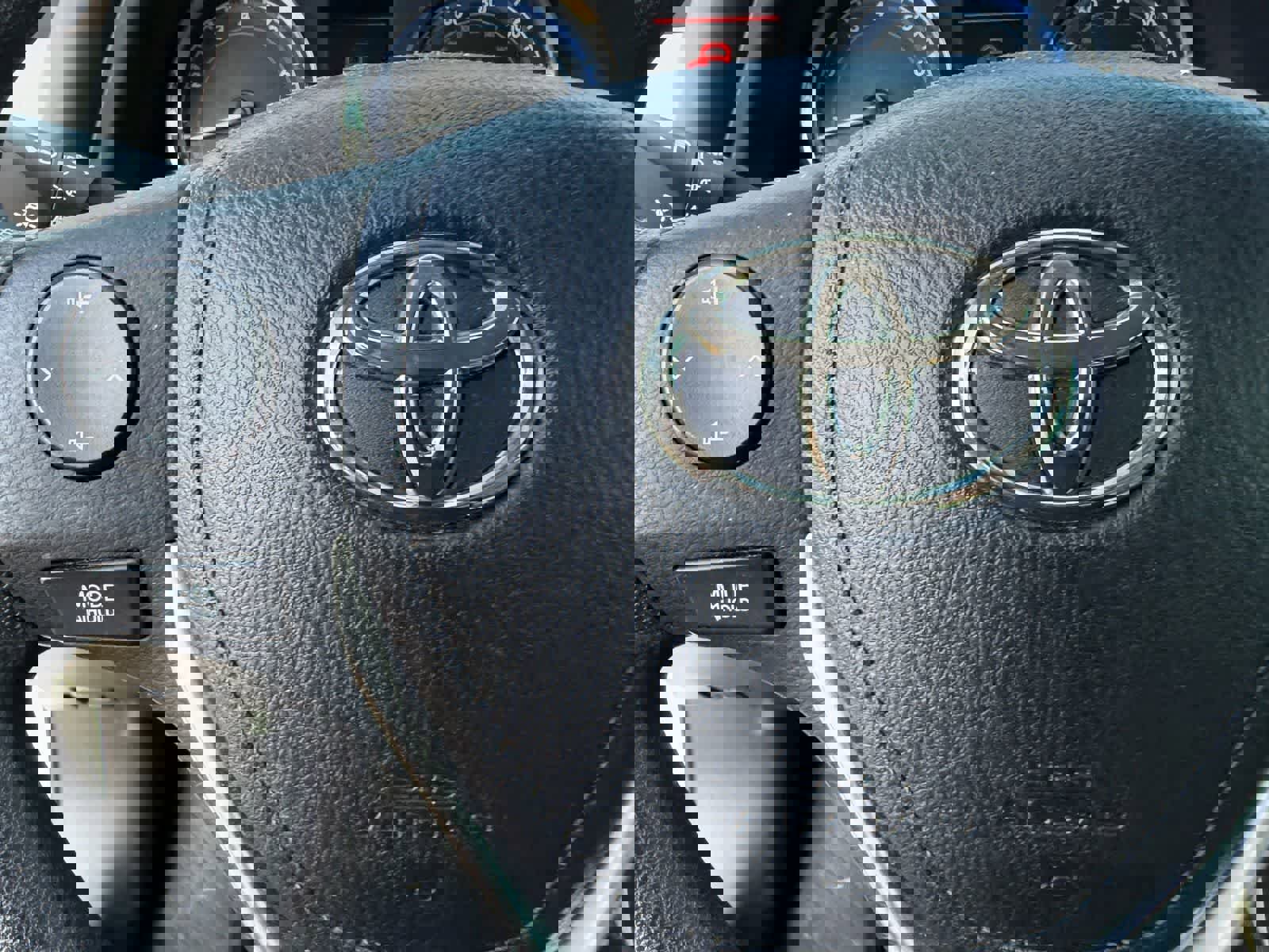 Used 2019 Toyota Corolla LE w/ Carpet Mat Package (TMS) FWD image 16