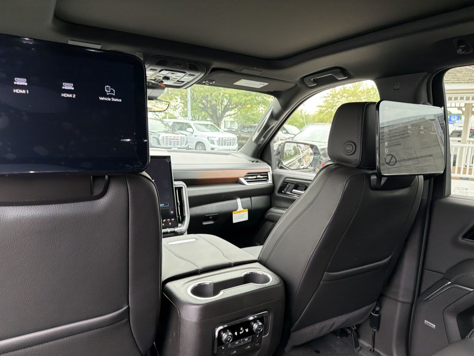 New 2026 GMC Yukon XL Denali w/ Denali Reserve Package AWD/4WD image 14