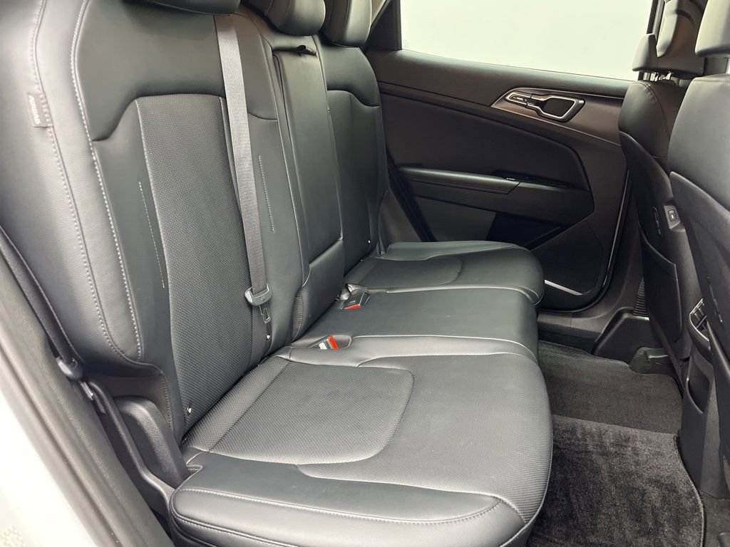 Used 2024 Kia Sportage EX image 17