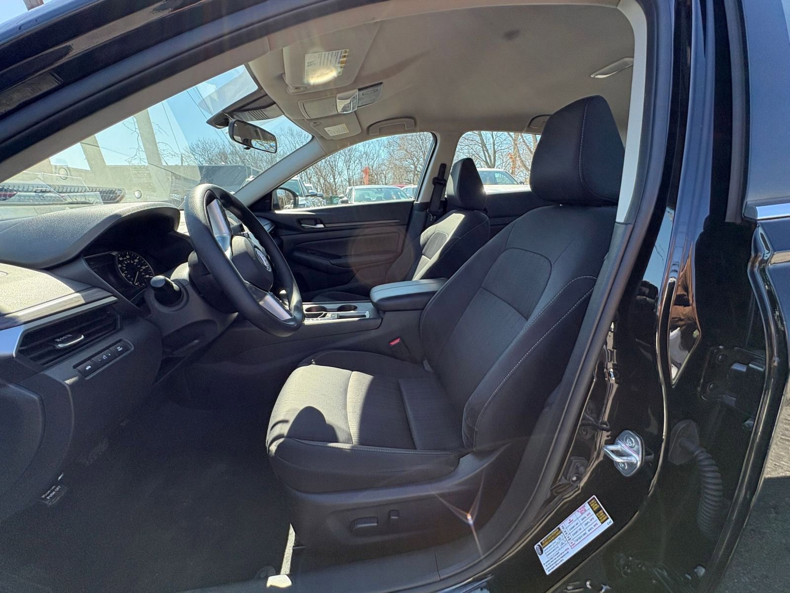 Used 2025 Nissan Altima 2.5 SV image 24