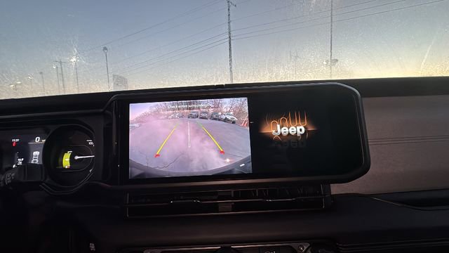 Used 2025 Jeep Wrangler Unlimited Sahara w/ Safety Group AWD/4WD image 21