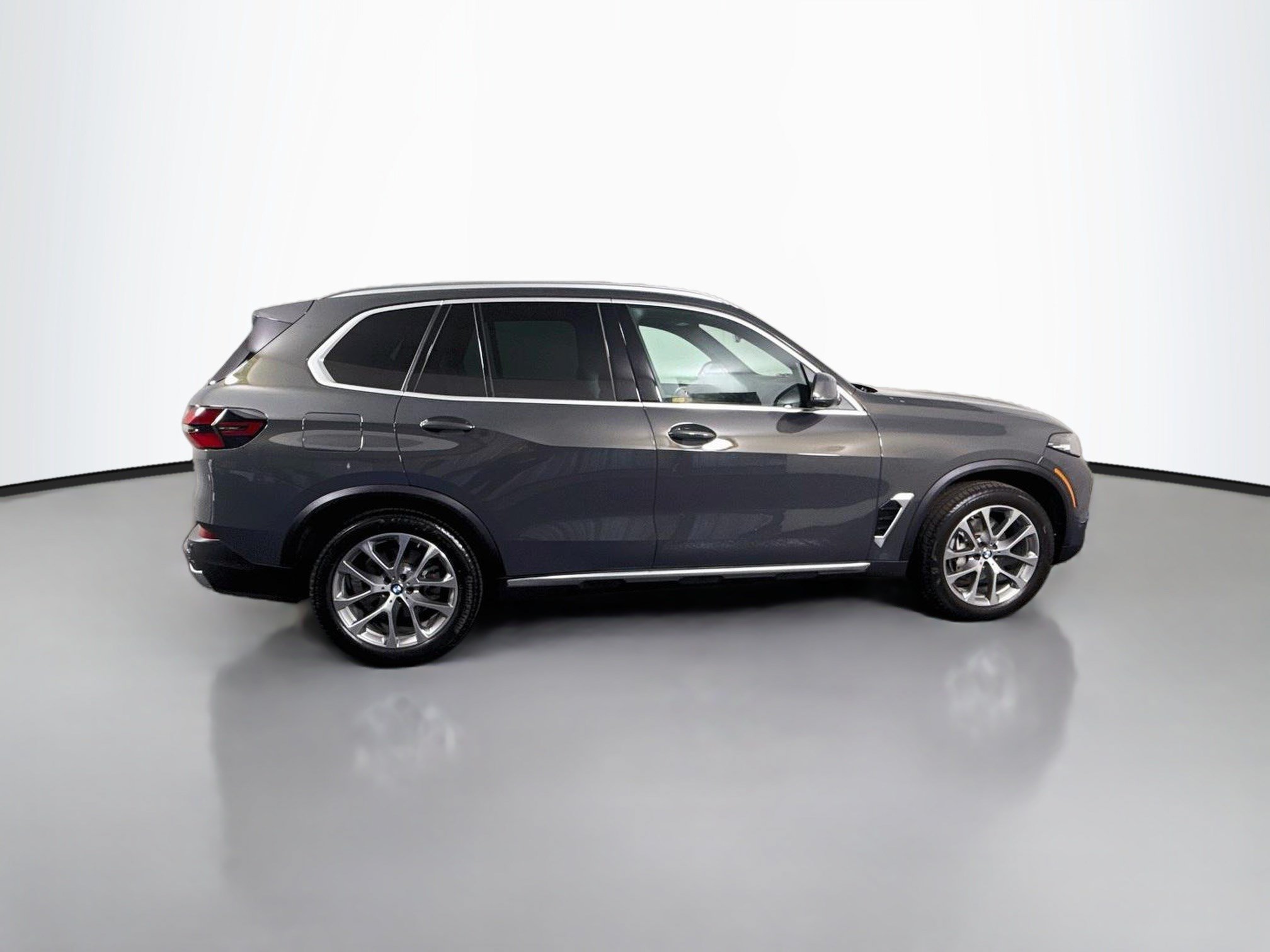 Used 2024 BMW X5 sDrive40i w/ Parking Assistance Package RWD image 20