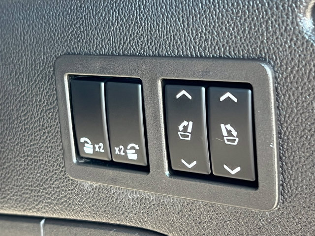Used 2016 Chevrolet Suburban LTZ AWD/4WD image 38