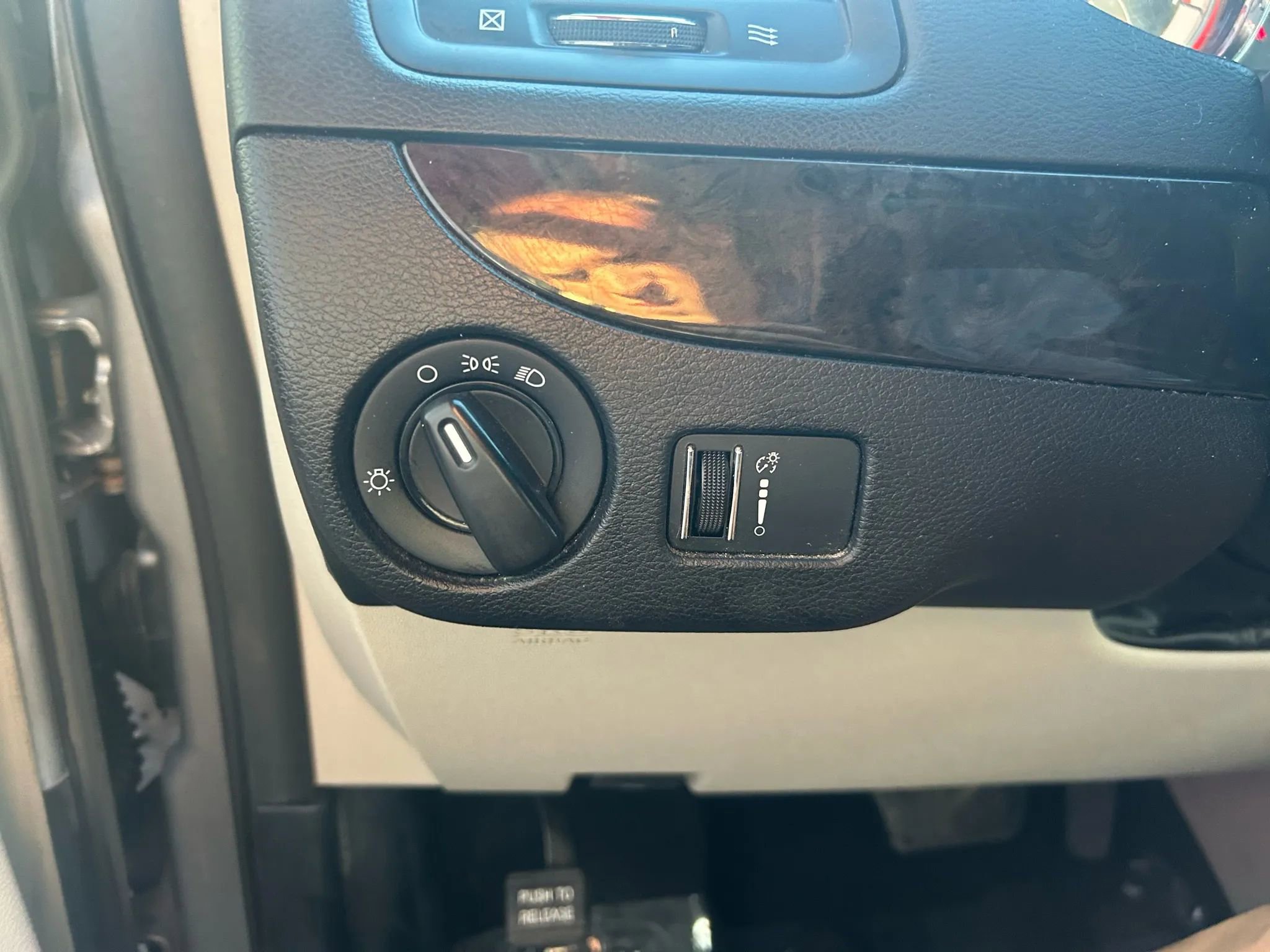 Used 2016 Dodge Grand Caravan American Value Package image 10