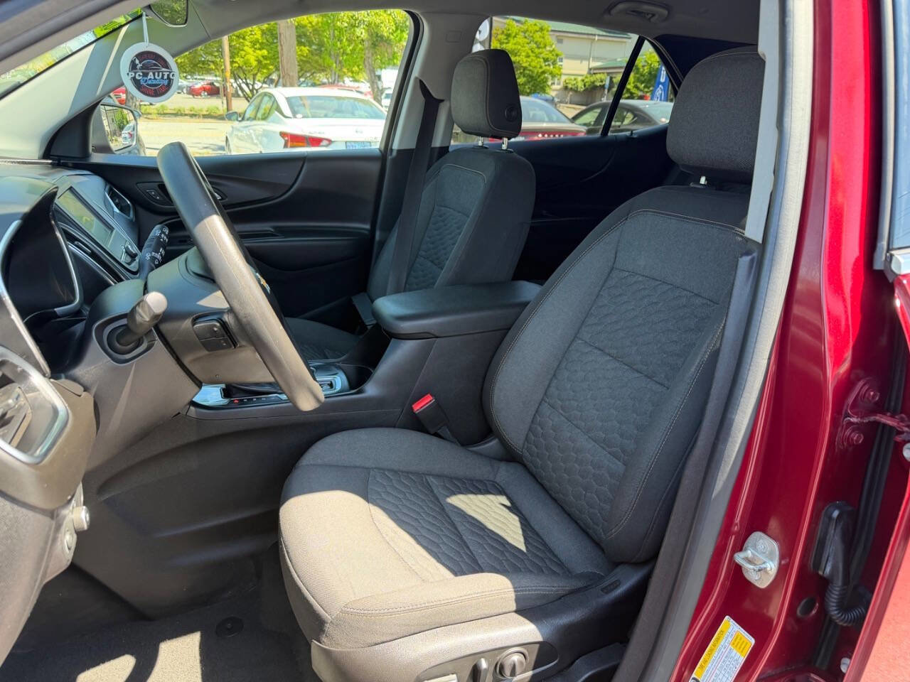 Used 2018 Chevrolet Equinox LT FWD image 7
