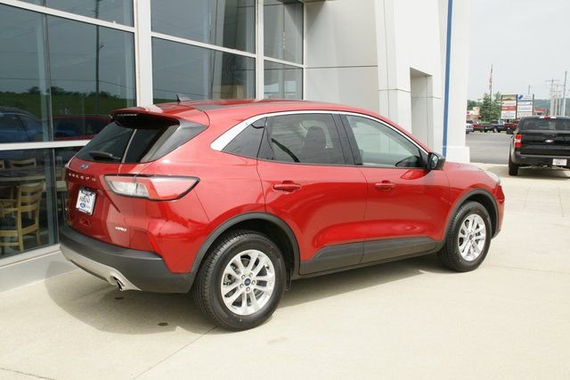 Used 2022 Ford Escape SE w/ Convenience Package image 3
