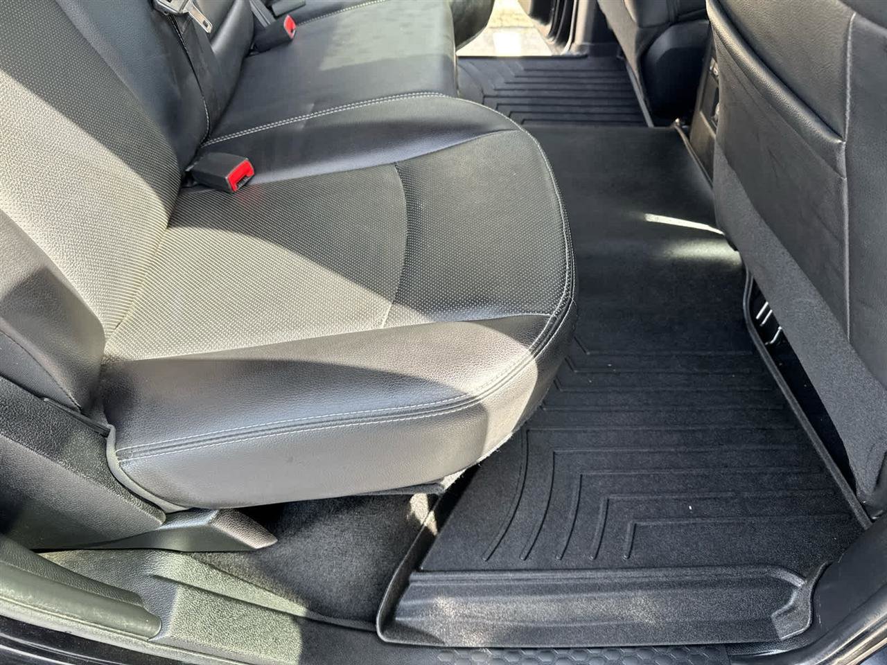 Used 2017 RAM 3500 Laramie w/ Sport Appearance Group image 29